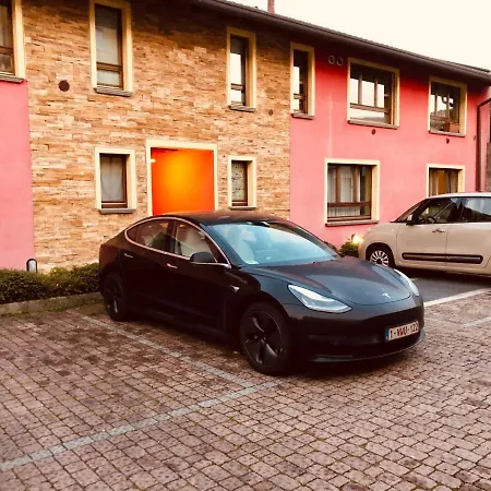 Easy Airport Sleep&fly Parking